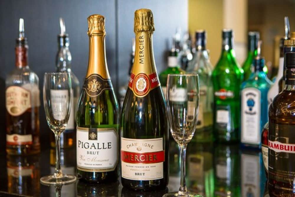 holiday inn express manchester airport by ihg