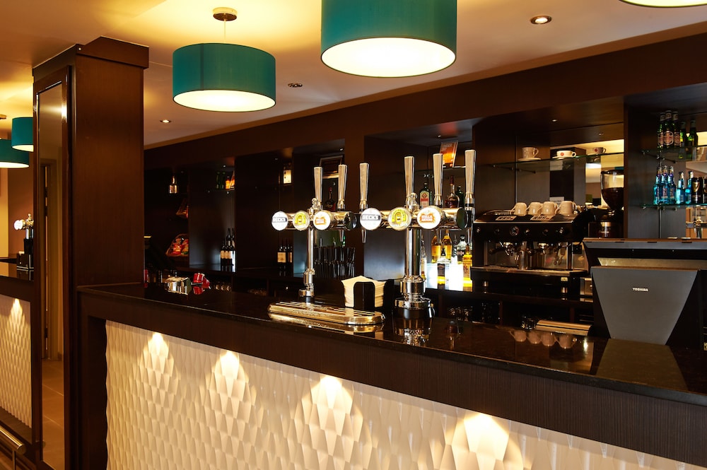 holiday inn express manchester airport by ihg