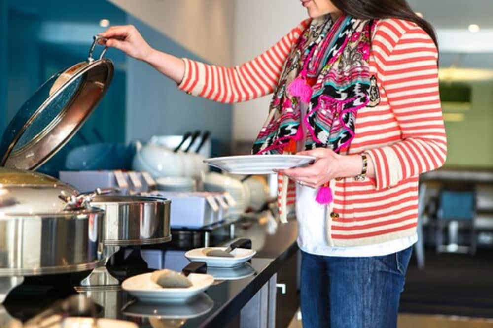 holiday inn express manchester airport by ihg