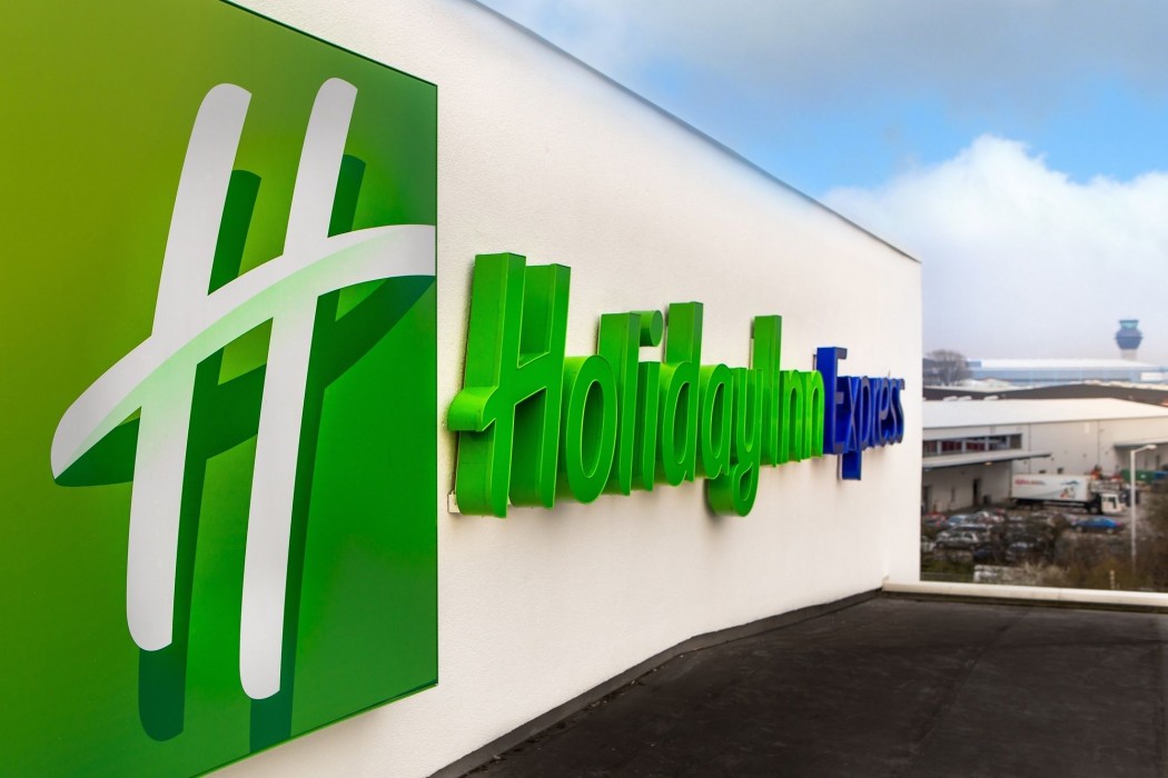holiday inn express manchester airport by ihg