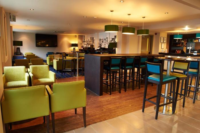 holiday inn express manchester airport by ihg