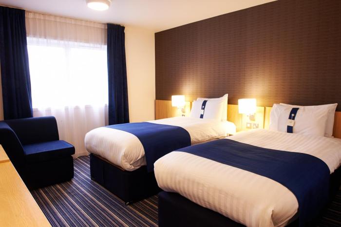holiday inn express manchester airport by ihg