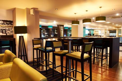 holiday inn express manchester airport by ihg