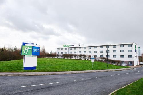 holiday inn express manchester airport by ihg