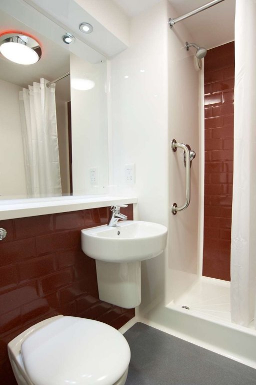 travelodge gloucester