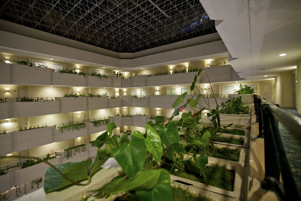 hs hotsson hotel leon