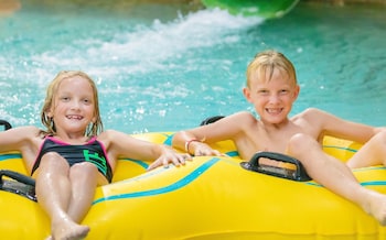 Hope Lake Lodge & Indoor Waterpark,,4 star