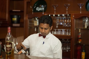 oak ray serene garden hotel