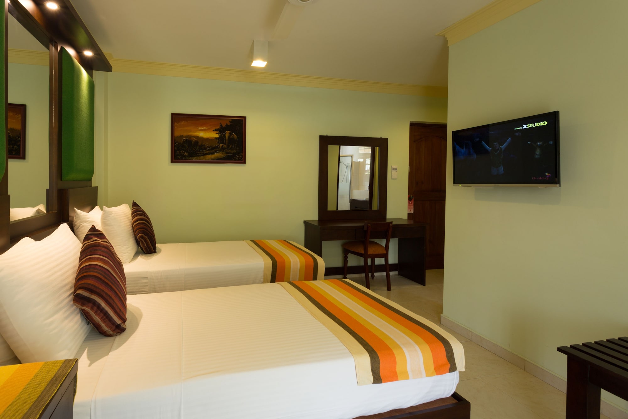 Oak Ray Serene Garden Hotel,Nuwara Eliya>>Kandy,3 star