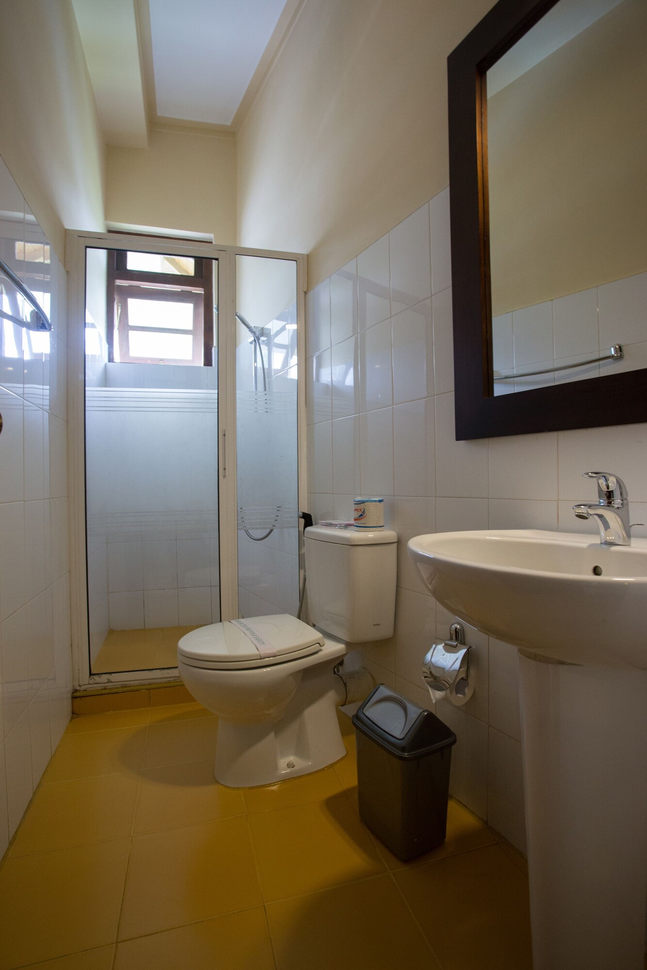 Oak Ray Serene Garden Hotel,Nuwara Eliya>>Kandy,3 star