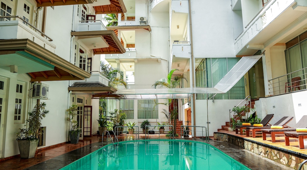 oak ray serene garden hotel