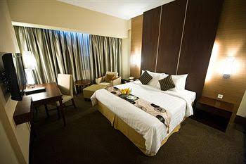 emerald garden hotel