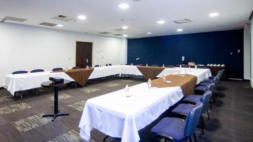 holiday inn express mexico santa fe by ihg