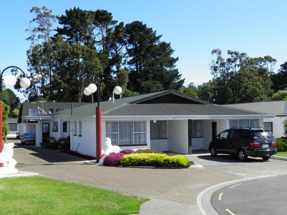 queens park motels