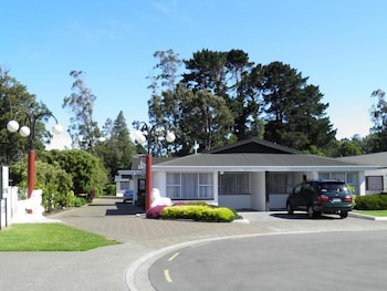 queens park motels
