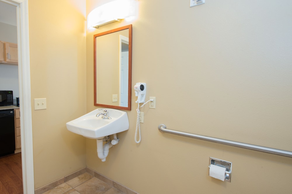 candlewood suites minot by ihg