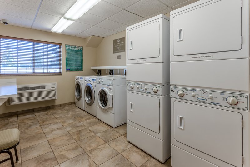 candlewood suites minot by ihg