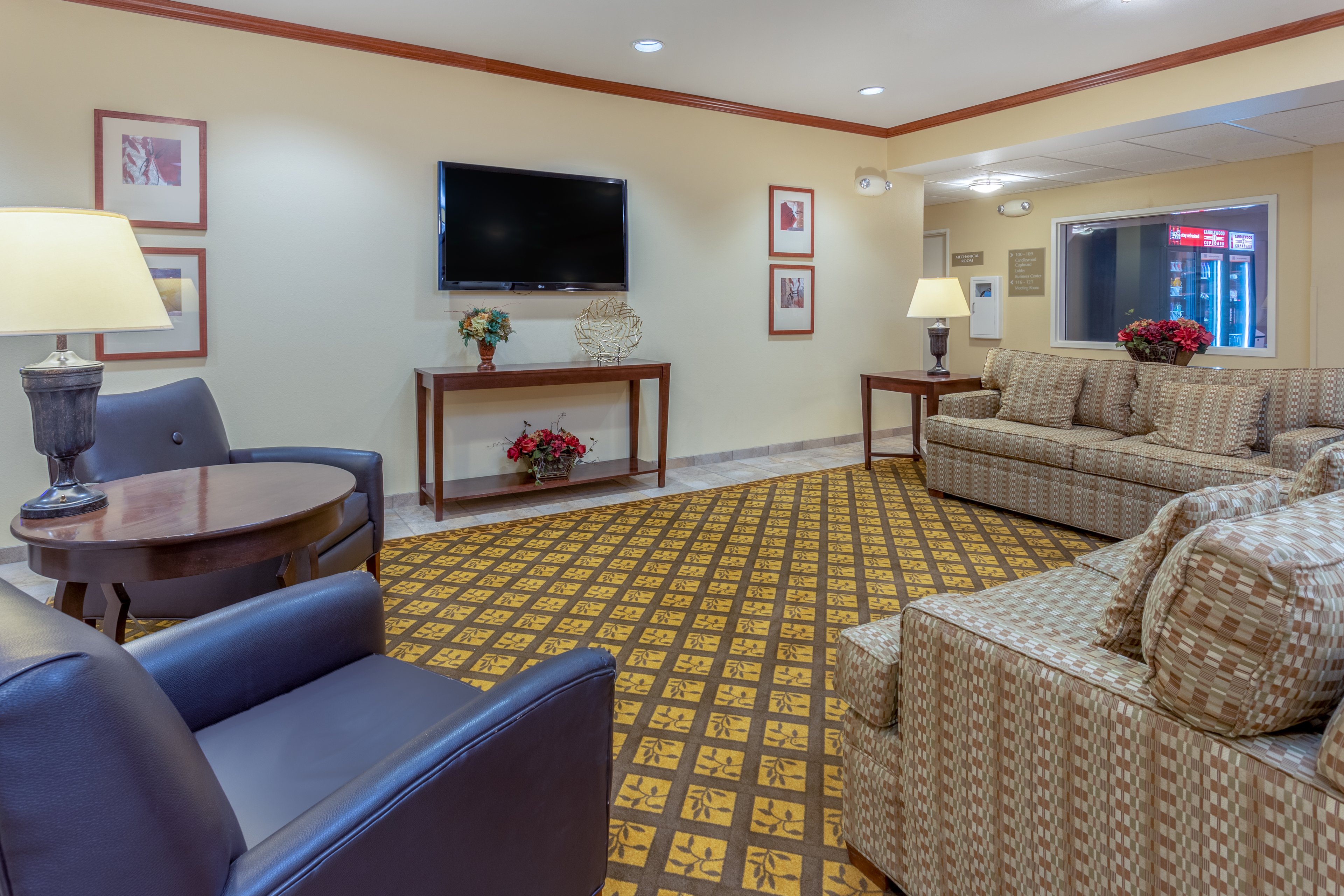 candlewood suites minot by ihg