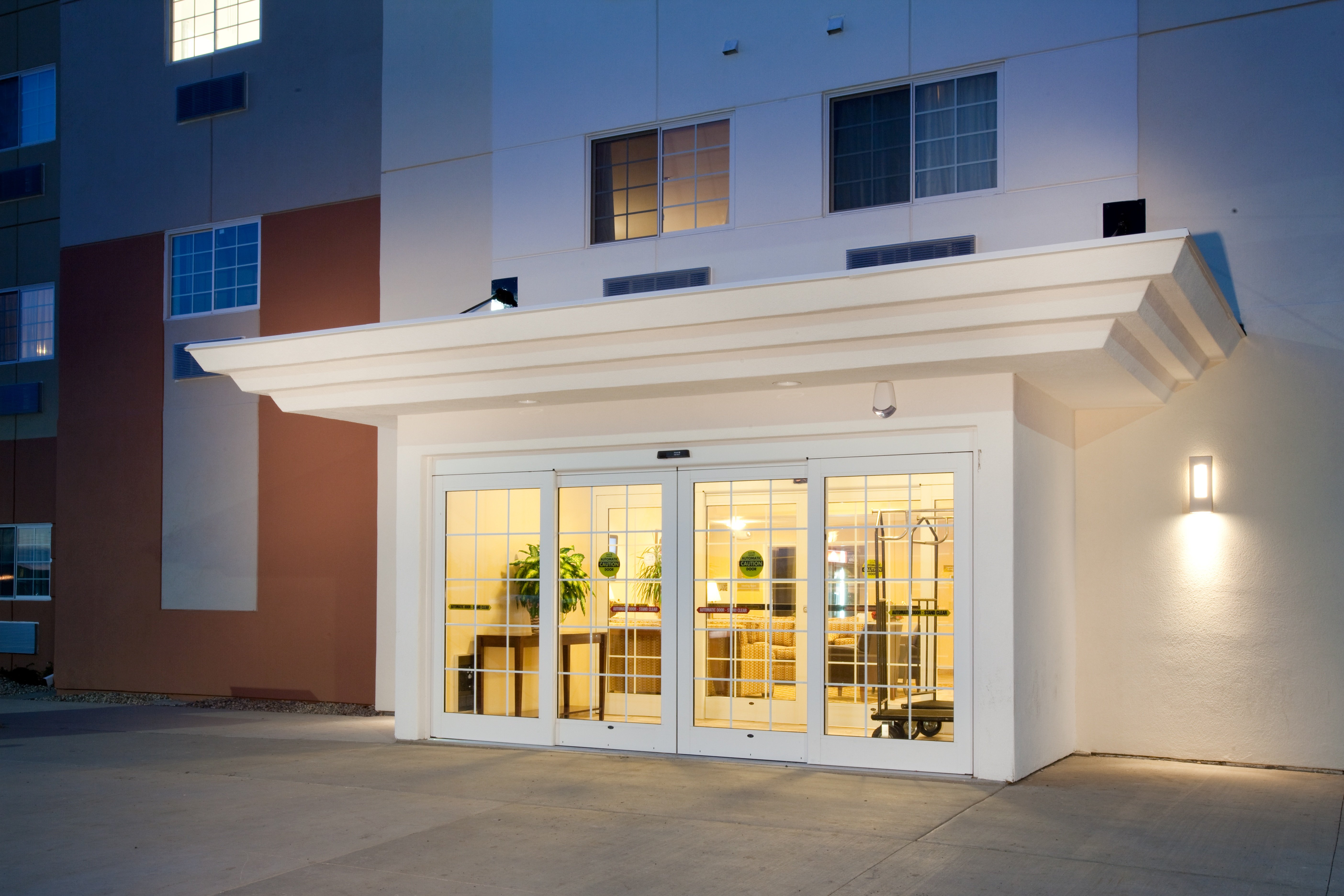 candlewood suites minot by ihg