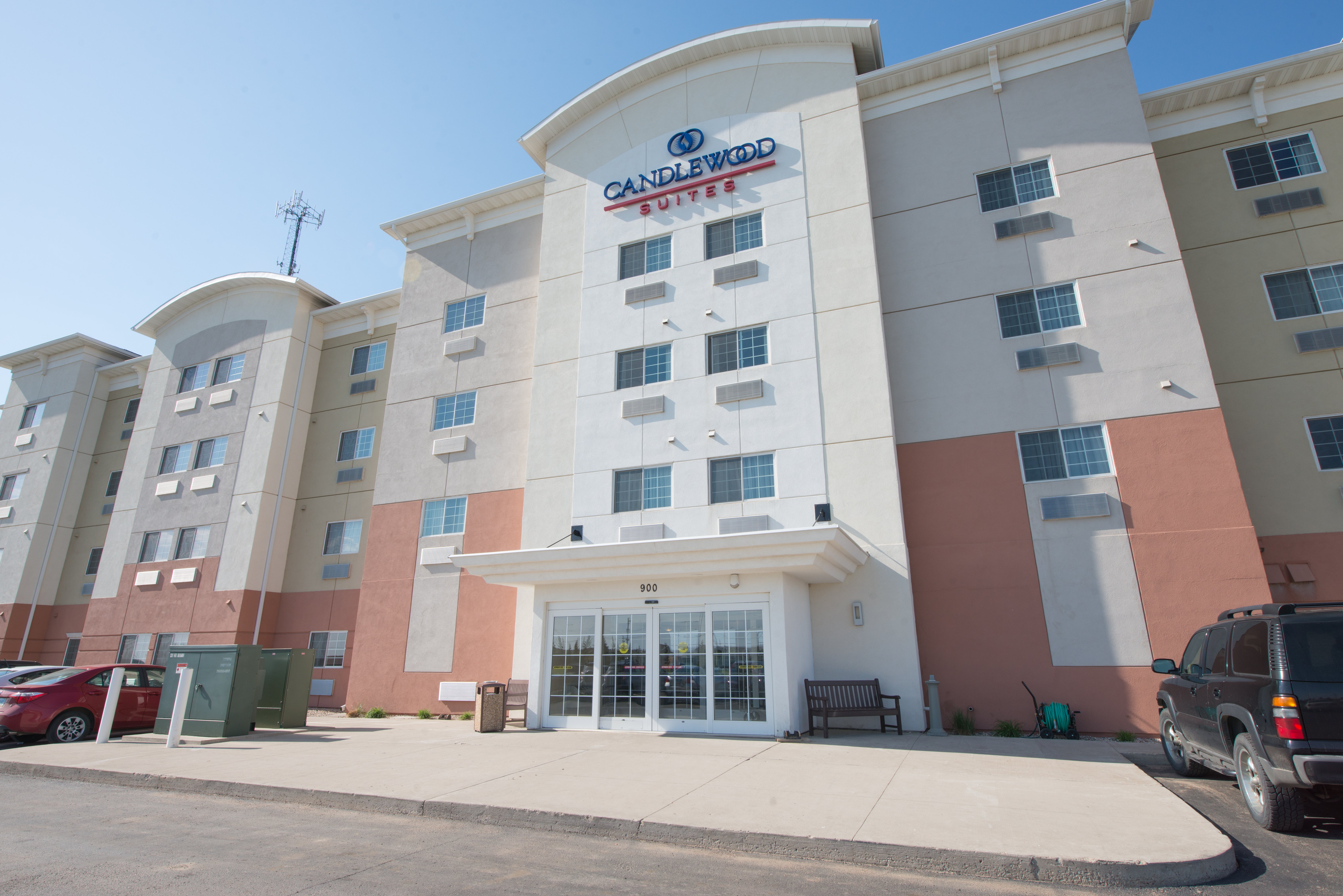 candlewood suites minot by ihg
