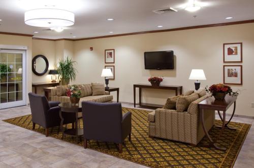 candlewood suites minot by ihg