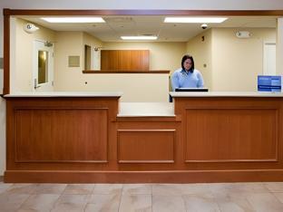 candlewood suites minot by ihg