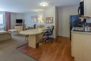 candlewood suites minot by ihg