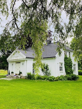 eng gard hotel and restaurant