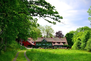 eng gard hotel and restaurant