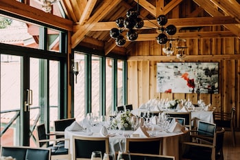 eng gard hotel and restaurant