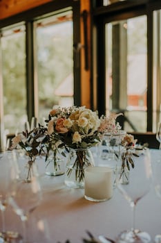 eng gard hotel and restaurant