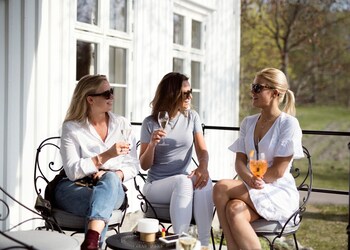 eng gard hotel and restaurant