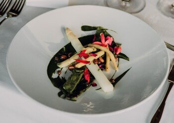 eng gard hotel and restaurant