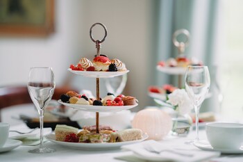 eng gard hotel and restaurant