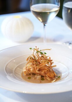 eng gard hotel and restaurant