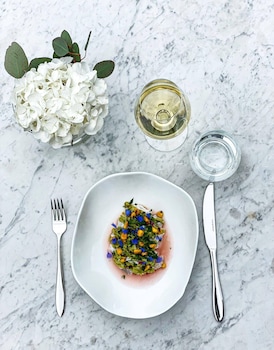 eng gard hotel and restaurant