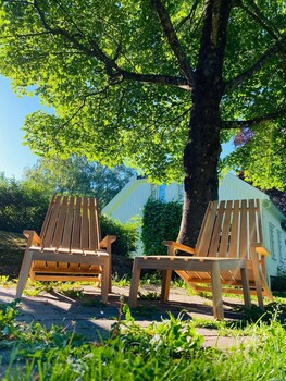 eng gard hotel and restaurant