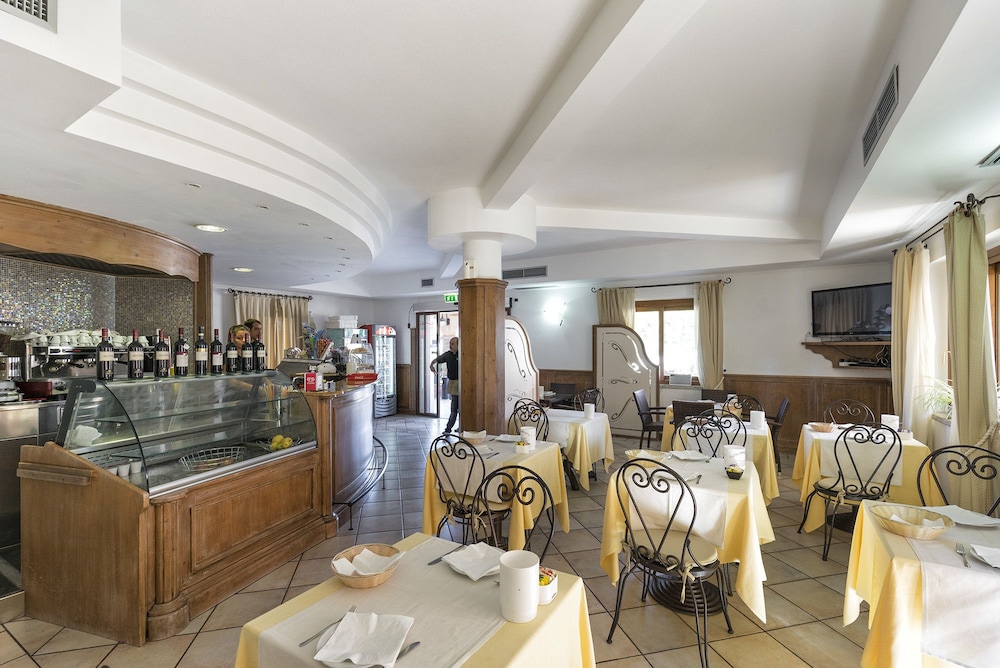 hotel castello di tavolara