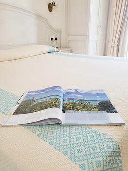 hotel castello di tavolara