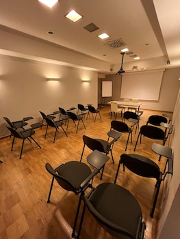 Hotel Cavour By Lvg Hotel Collection,Lonate Pozzolo>>Cameri,4 star