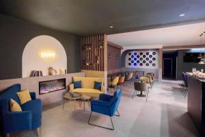 moody smart and comfy hotel