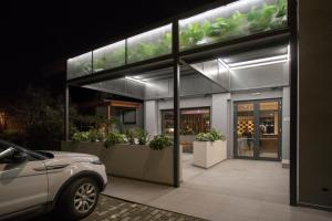 Moody Smart & Comfy Hotel,Near Crazy Catz Adventure Park,3 star