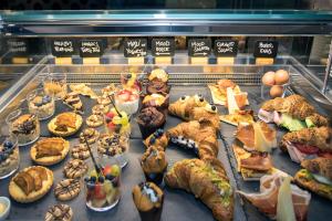 Moody Smart & Comfy Hotel,Near Crazy Catz Adventure Park,3 star