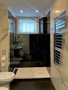 hotel riviera and maximilians