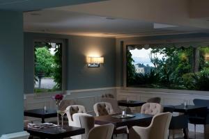 hotel riviera and maximilians