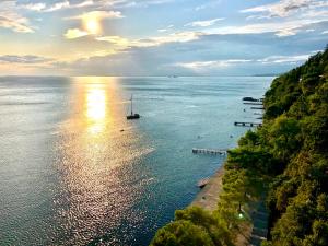 hotel riviera and maximilians