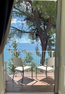 hotel riviera and maximilians