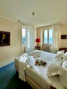 hotel riviera and maximilians