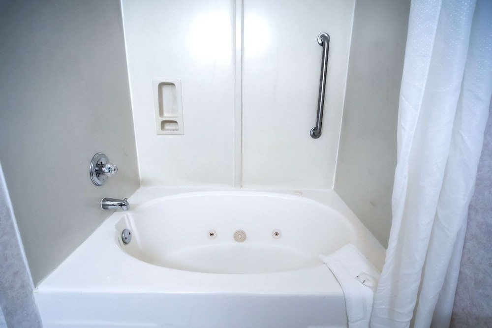 quality inn moore oklahoma city