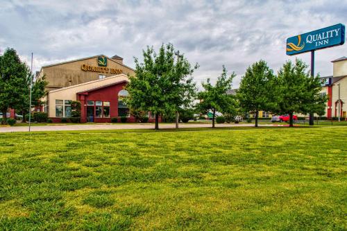 Quality Inn Moore - Oklahoma City,Near First Christian Church,3 star